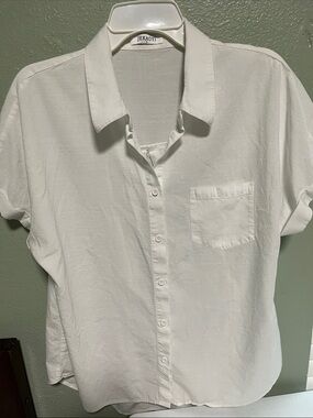 Amazon White Cotton Short-Sleeve Button Down Shirt for Women